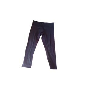 Lululemon reversible size 6 cropped wunder under